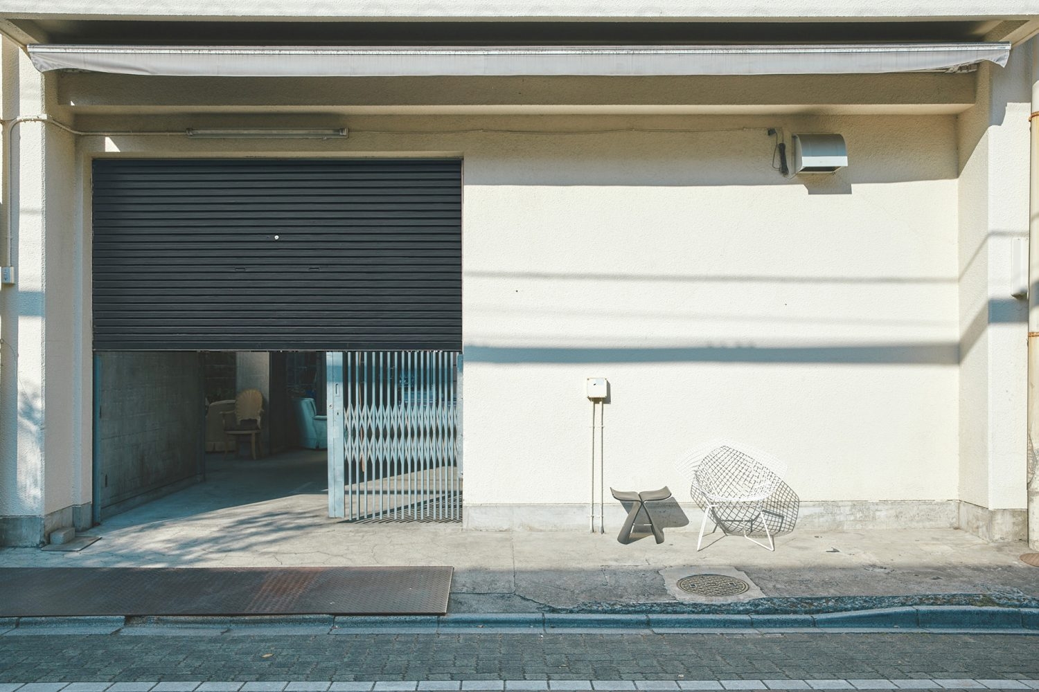 南側スタジオ入口 / 駐車スペース