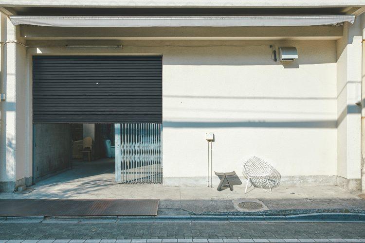 南側スタジオ入口 / 駐車スペース