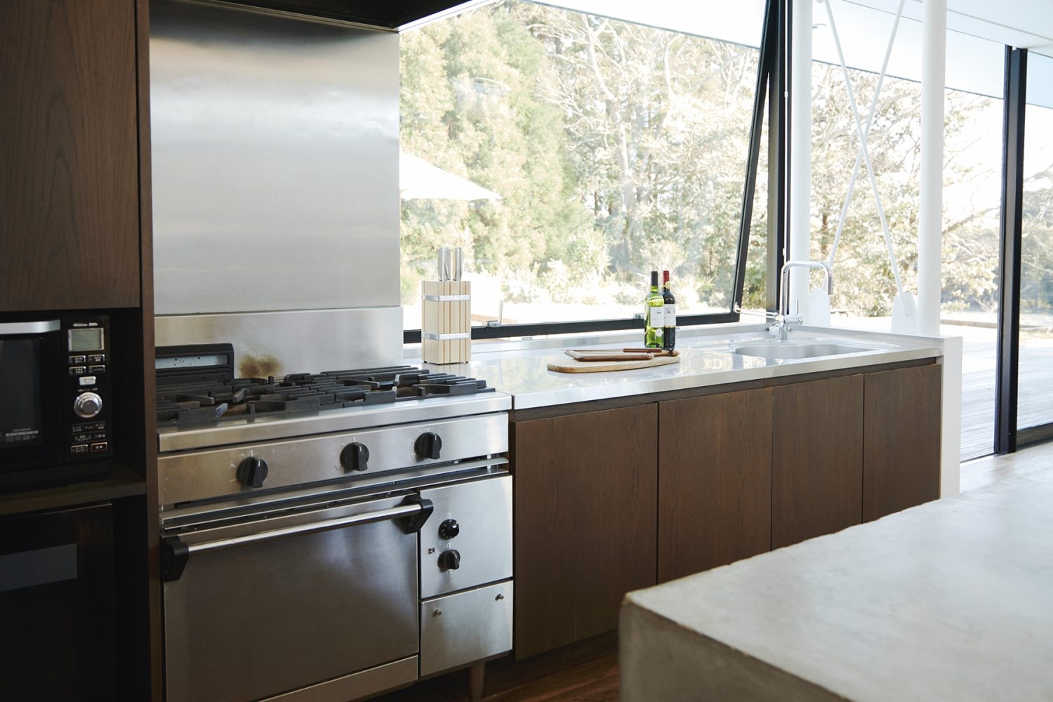 東側緑抜けが気持ちよいキッチン