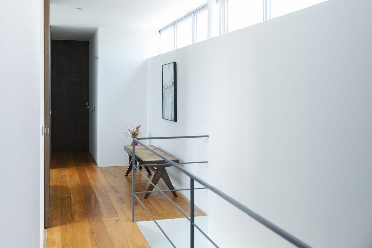 ハイサイドから差し込むやわらかい光