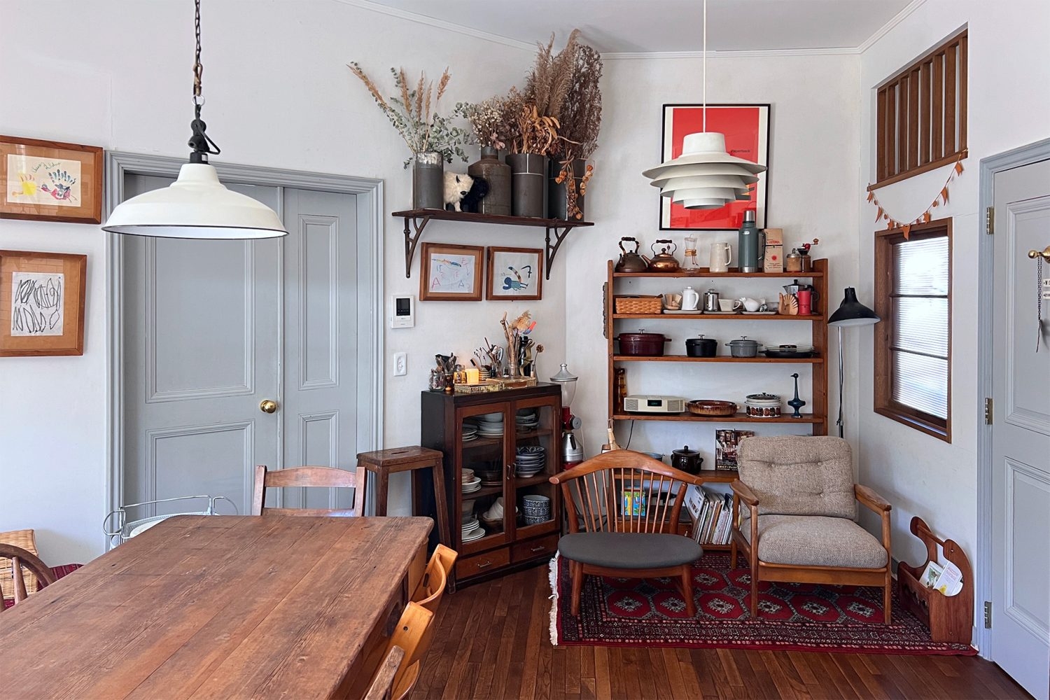 小物が映えるキッチンソファーコーナー