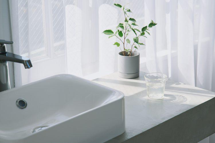 光が差すよう移動可能な洗面台