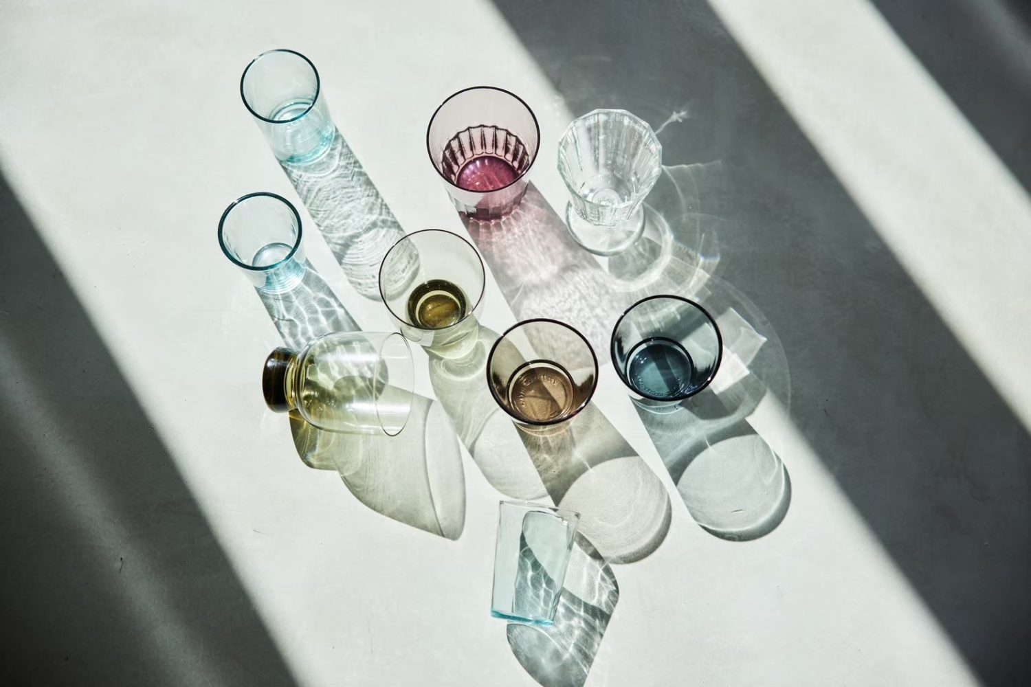 被写体を引き立てる自然光とシンプルな空間