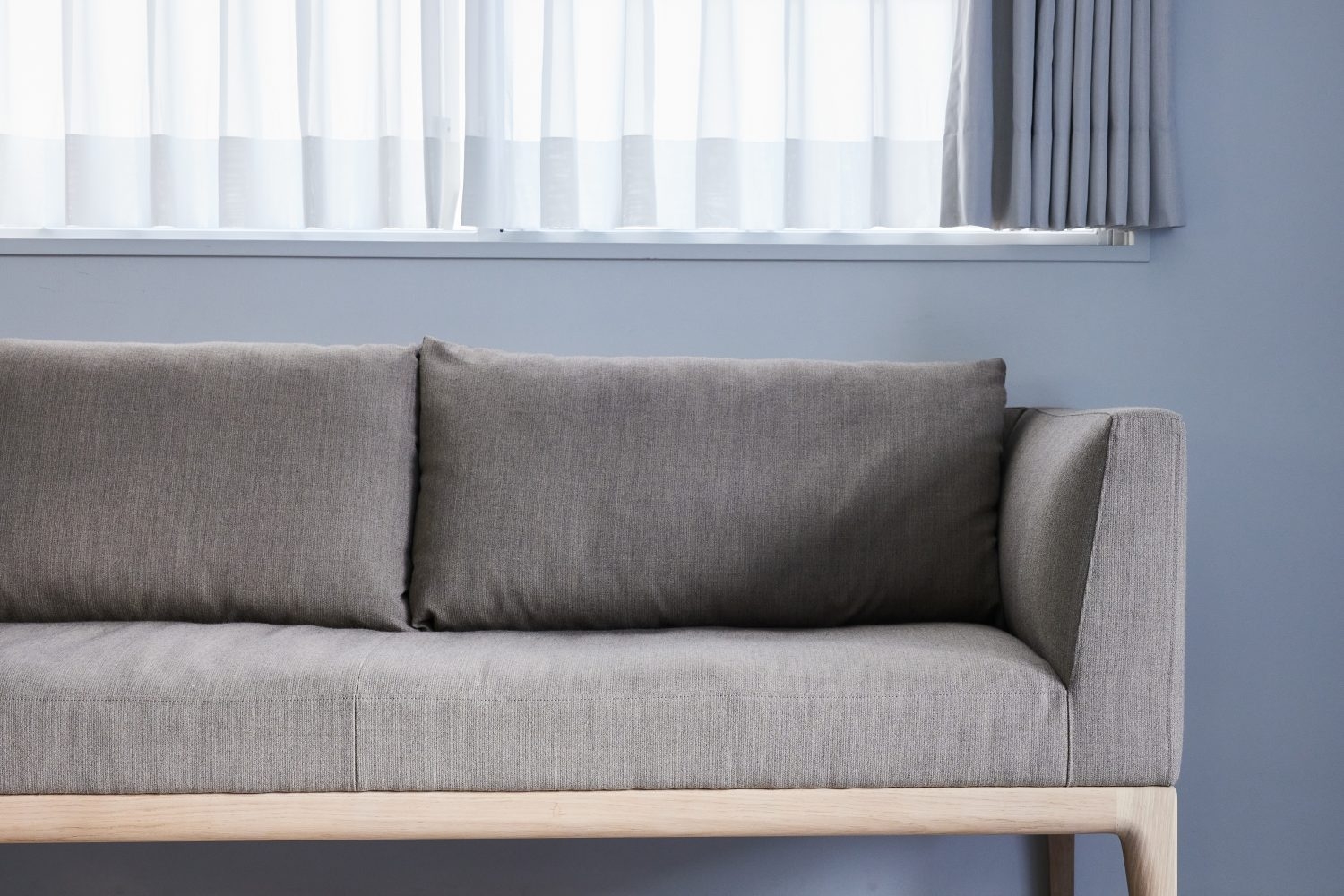 シンプルな空間でインタビュー撮影にも