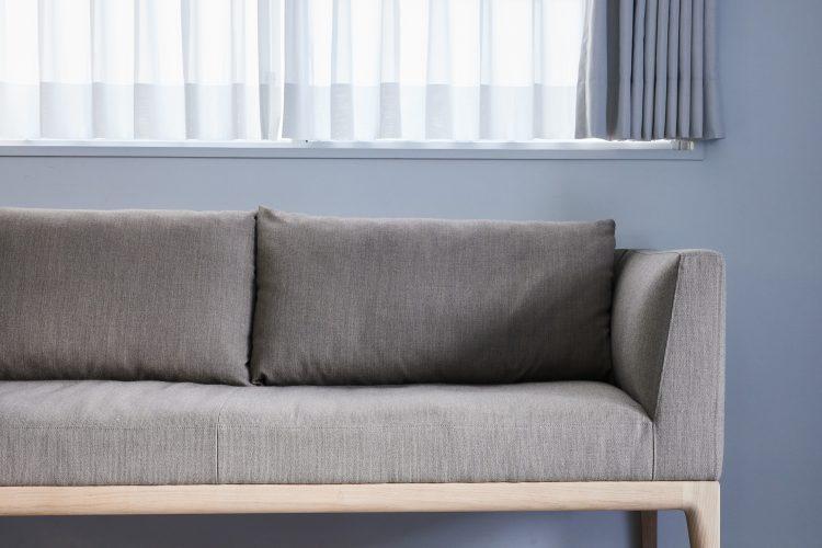 シンプルな空間でインタビュー撮影にも