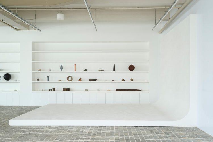 オプション:アールの白ホリゾント