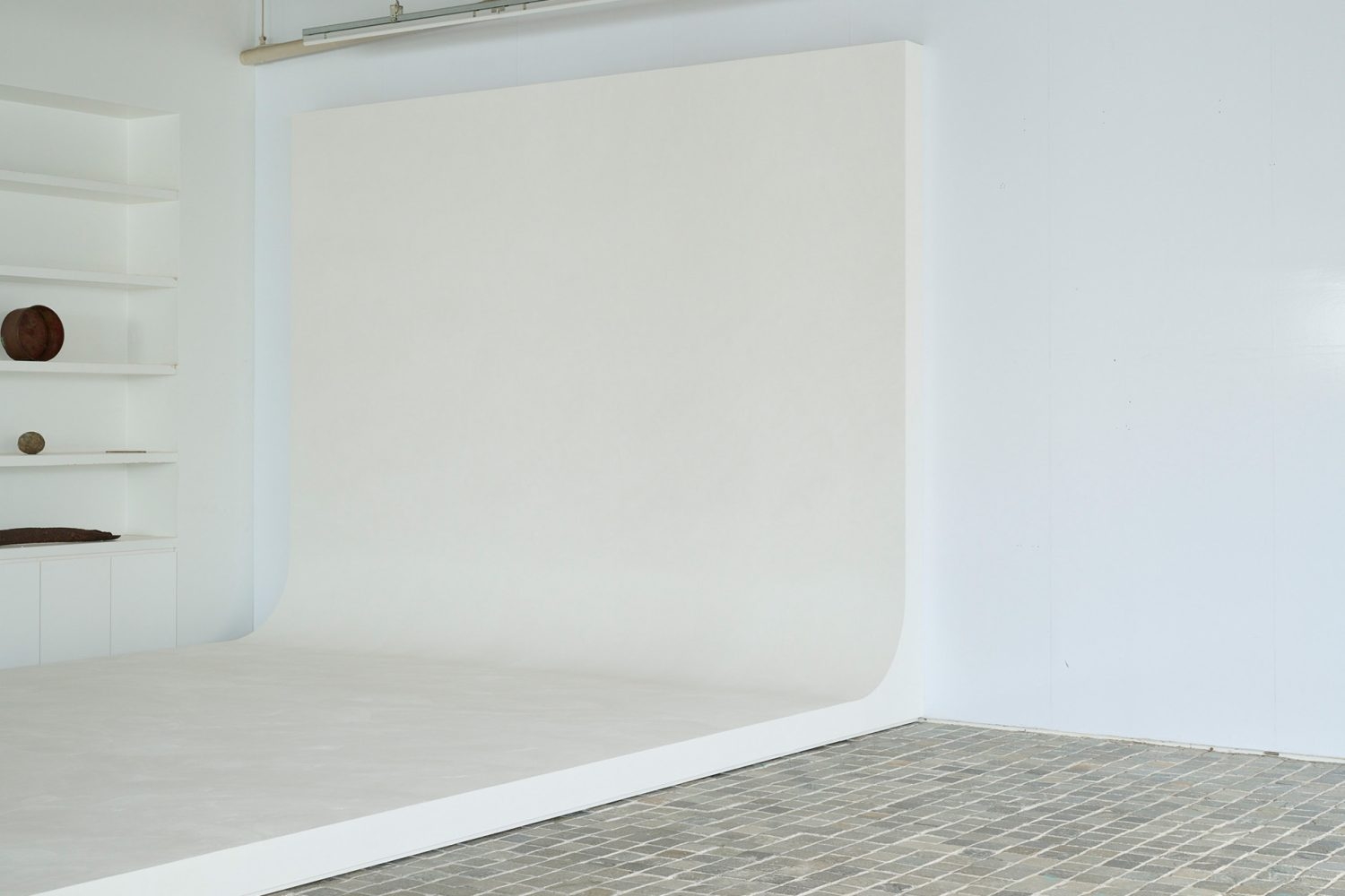 オプション:アールの白ホリゾント