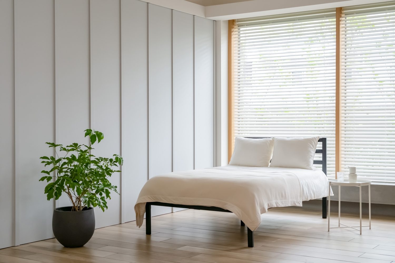 キッチンが隠れる可動壁