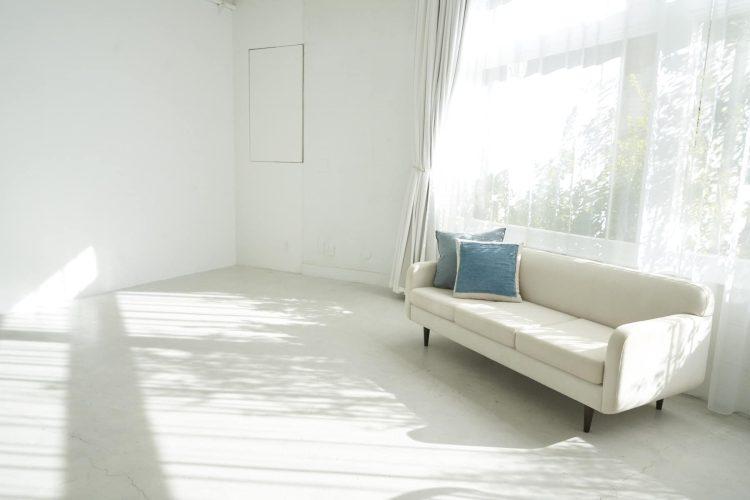 白壁横の南東窓