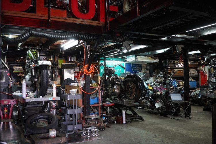 実際のバイク整備作業スペース