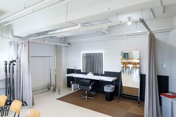 メイク・フィッティングルーム