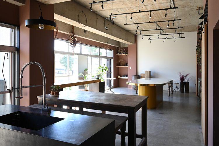 室内(奥から斜め)