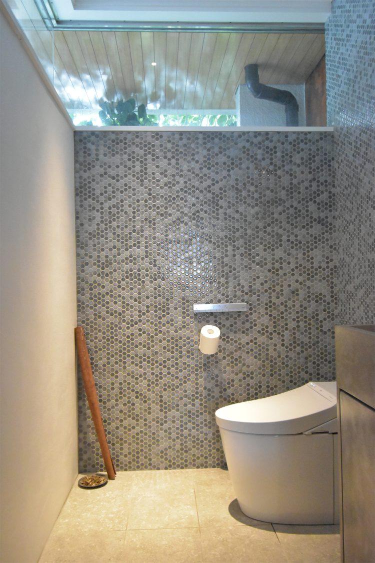 トイレ(着替えスペースにも)