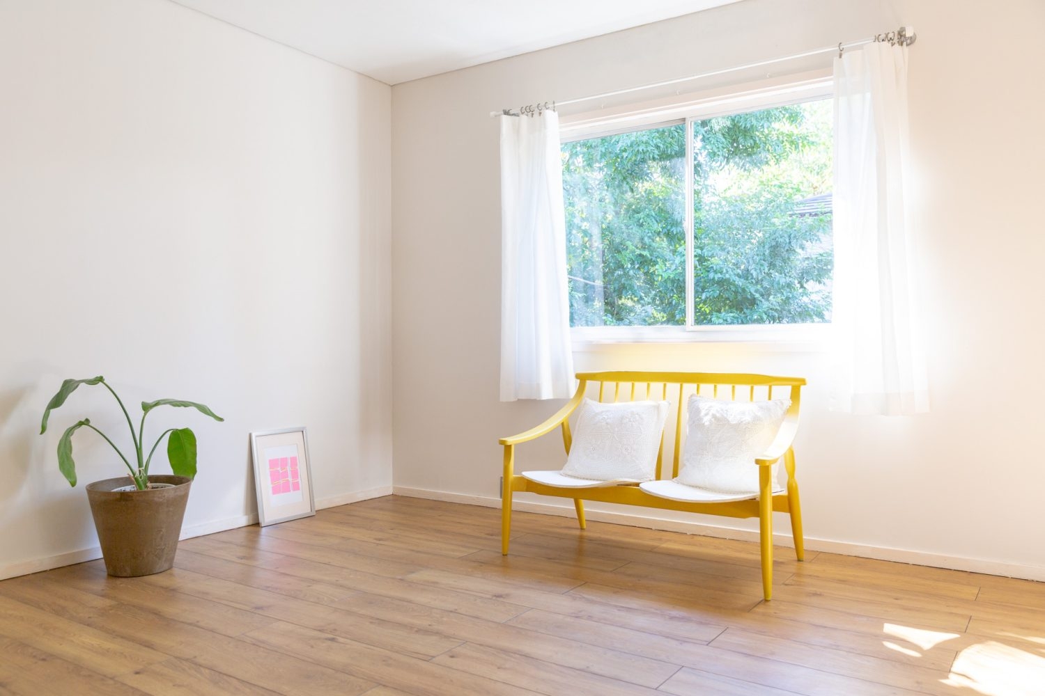 光の差し込む2F南側のお部屋