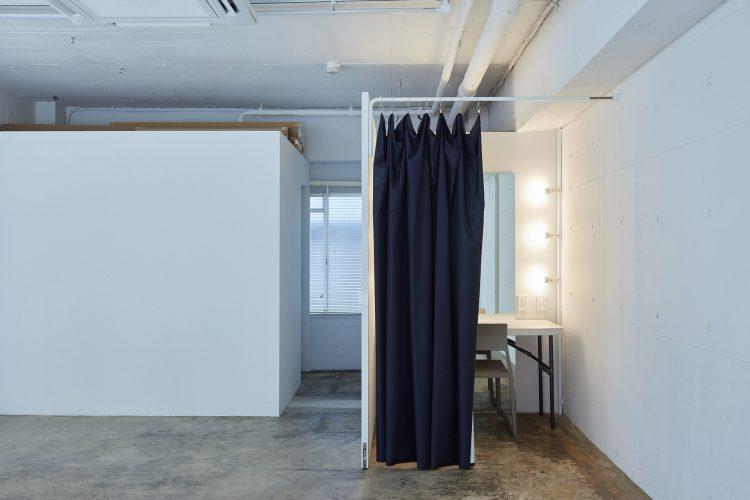 メイクスペースはカーテンで仕切ることが可能