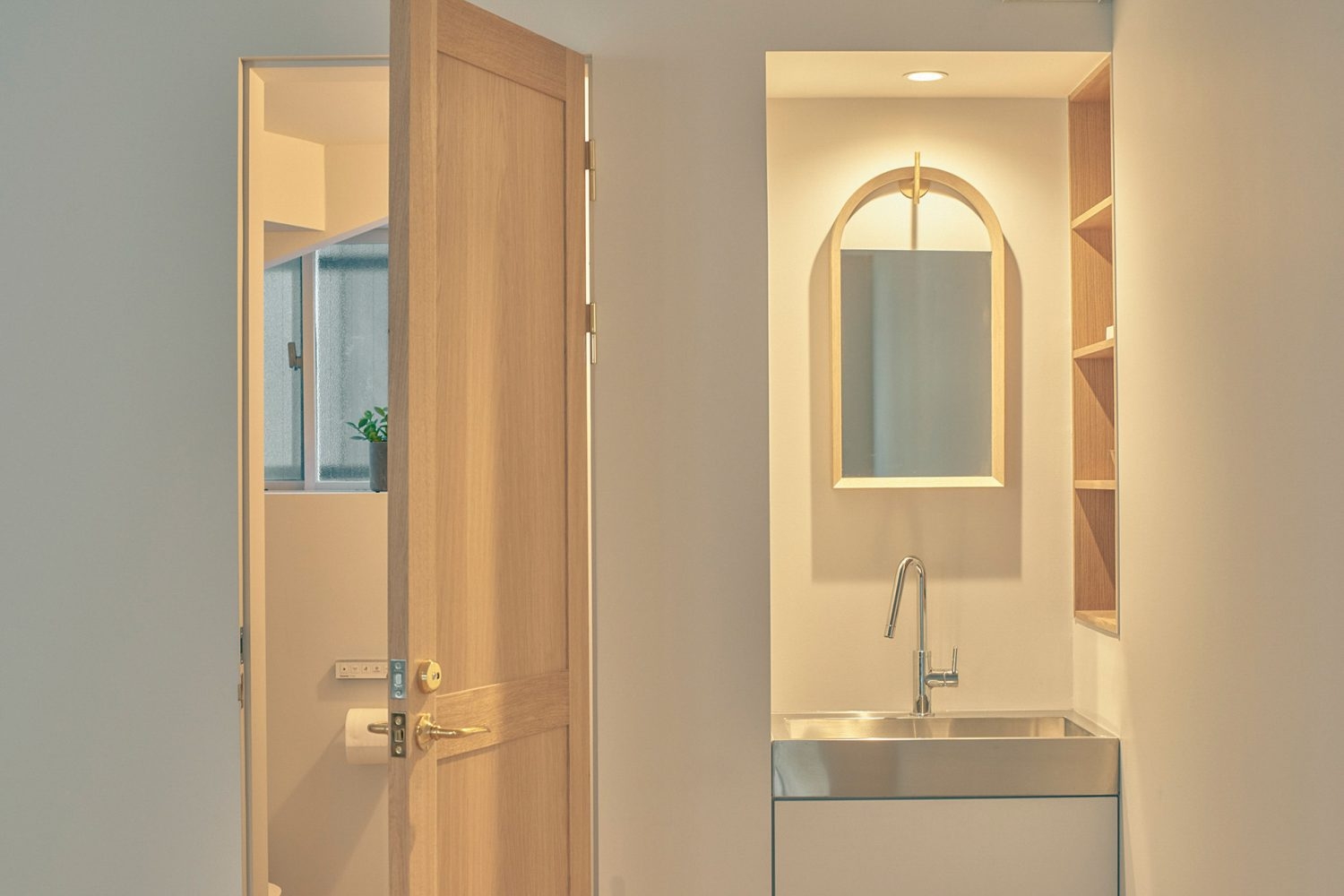 トイレの扉を開けた状態