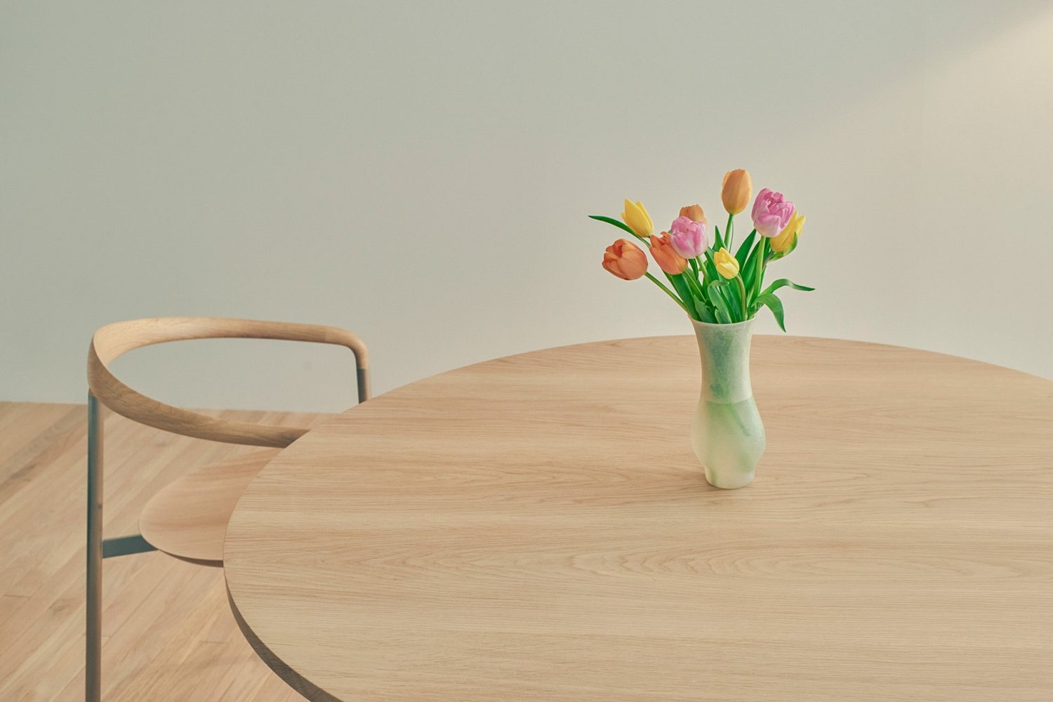 WOHL HUTTEのダイニンテーブルとチェア