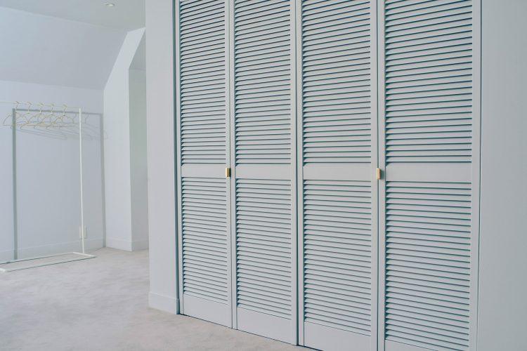 クローゼットは背景にも