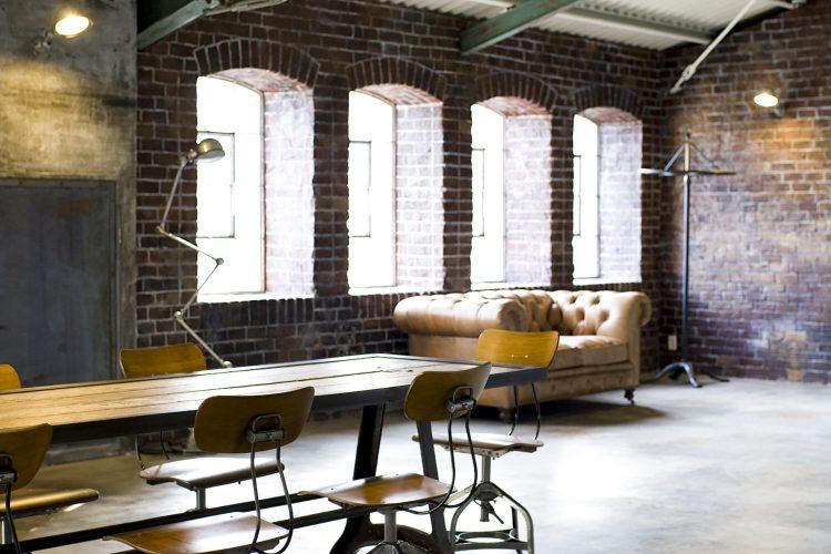 南側窓から差し込む光