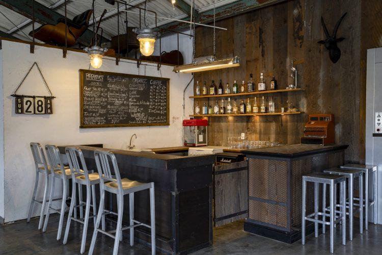 カスタム可能なバーカウンター