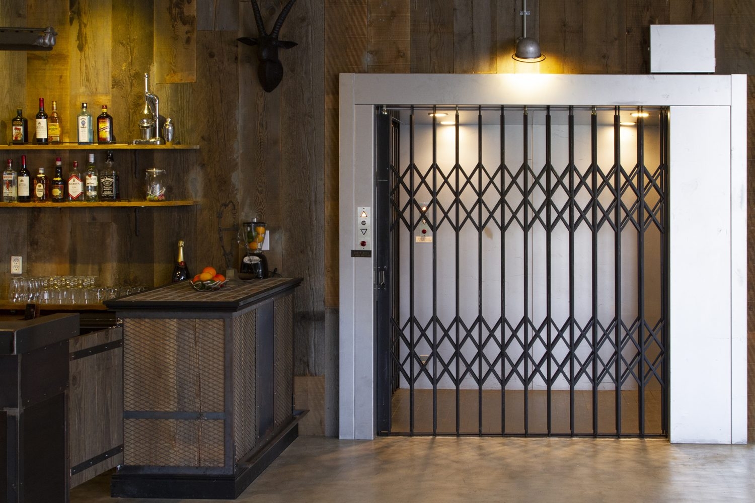 貨物エレベーター(搬入用)