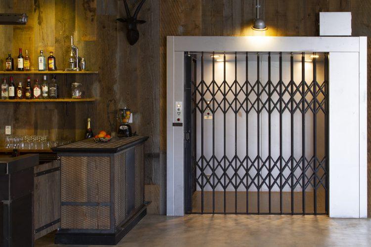 貨物エレベーター(搬入用)