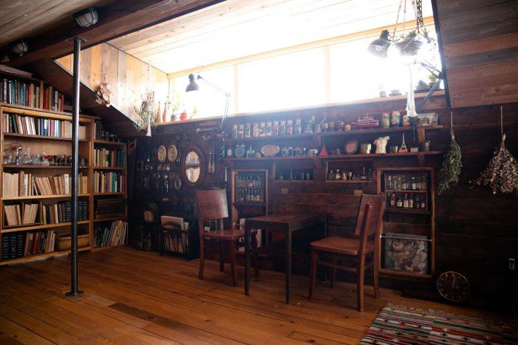 梯子でロフトへ