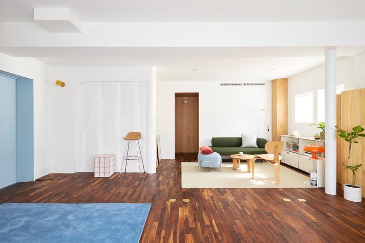 ヴィンテージウッドと好相性なブルー