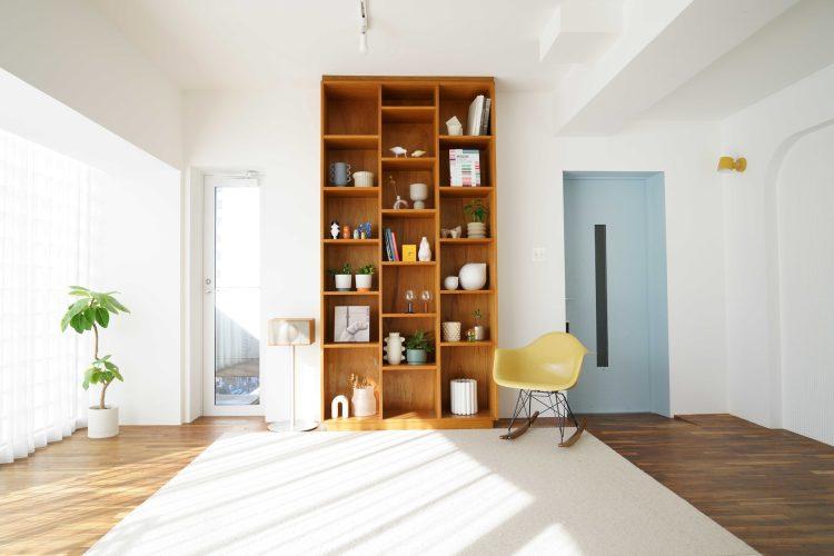 ヴィンテージの壁面シェルフ