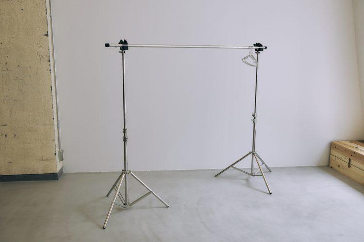 スタンドを利用してハンガーラックに