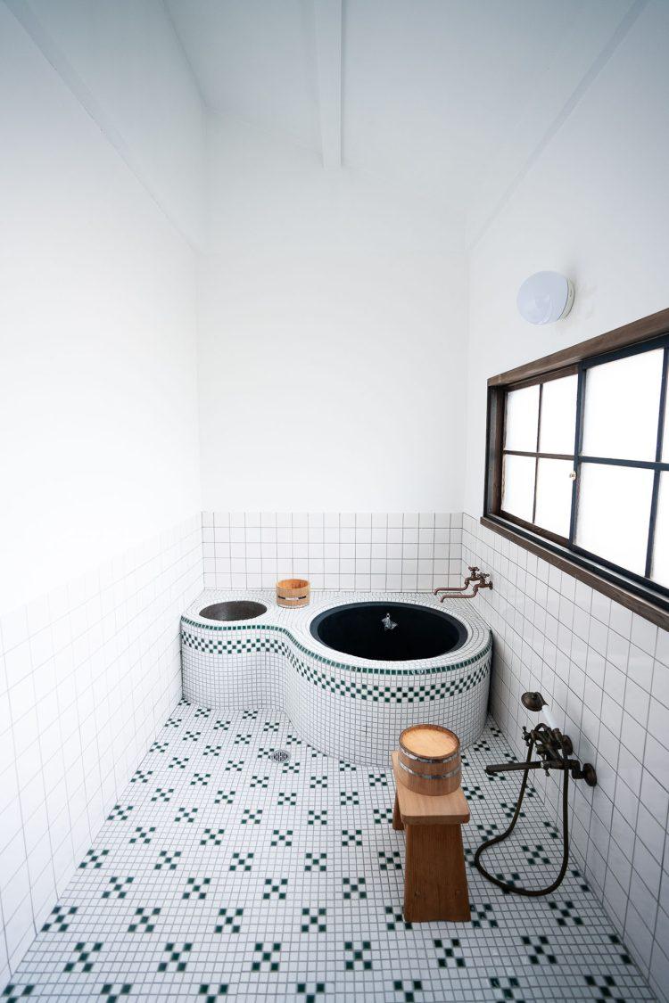 天井高3.32mの五右衛門風呂