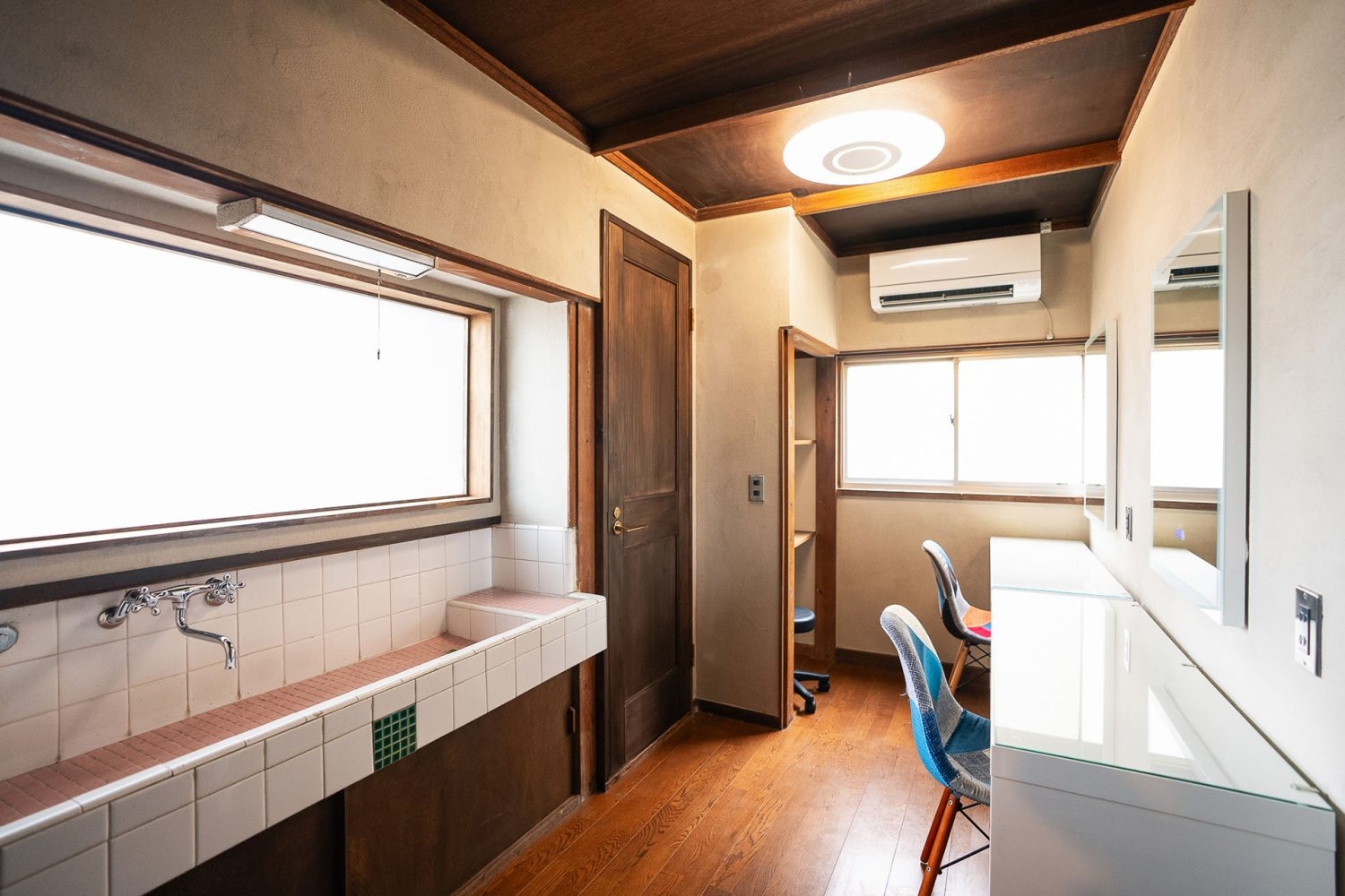 個室メイクルーム 空調完備 2人席