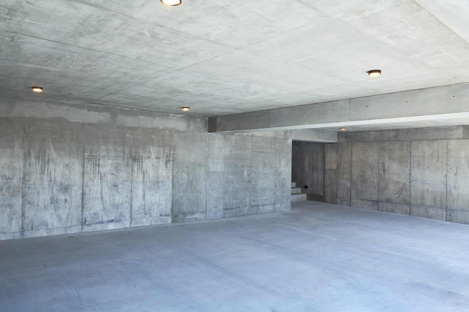 ゲスト用の駐車場は2台(無料)