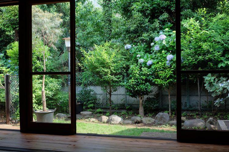 季節ごとに変化する庭の景色