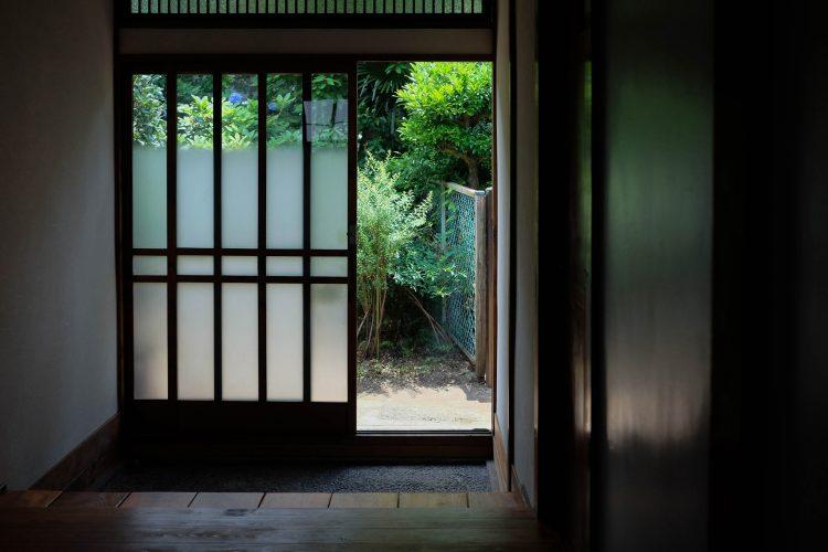 曇りガラス越しのきれいな光