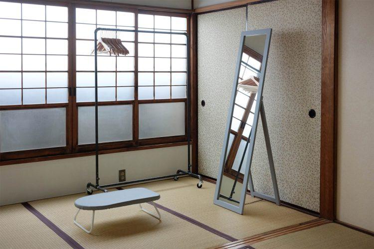 メイクルーム隣の小部屋は衣装の準備にも