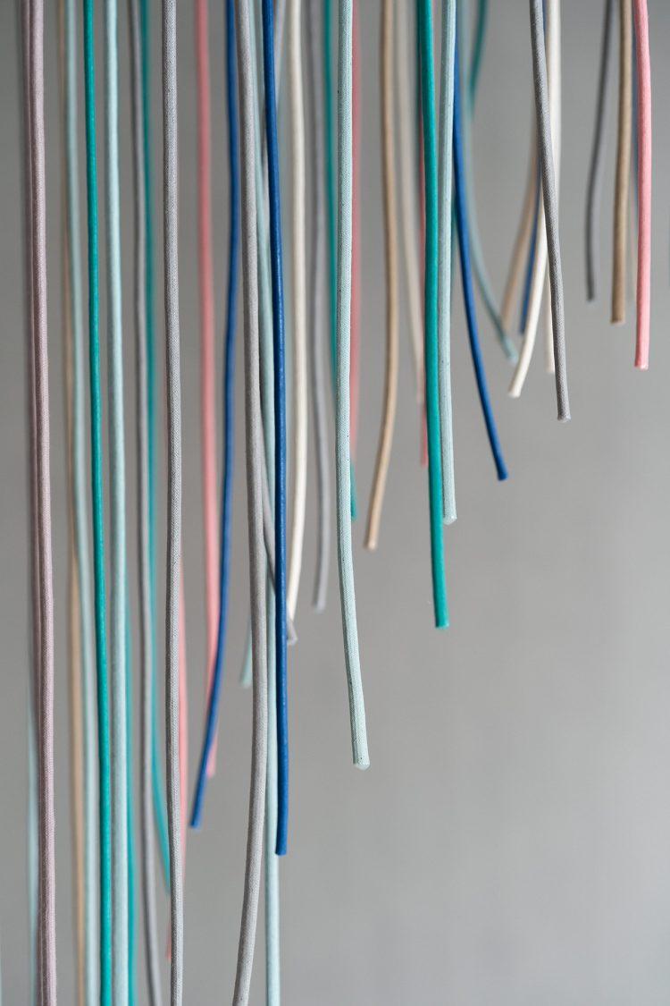 nest / カラフルなコードを活かしたプロダクト撮影も