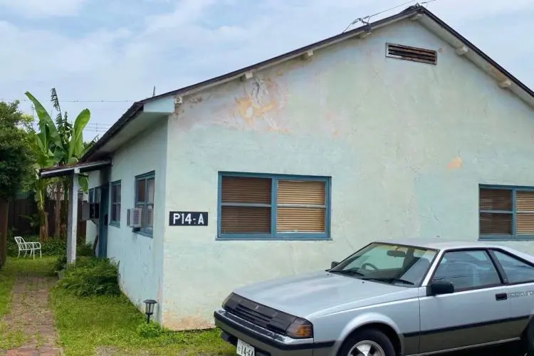 公道に接した駐車スペース