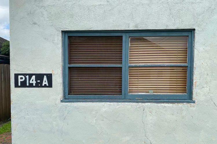 約70年前の木製窓枠