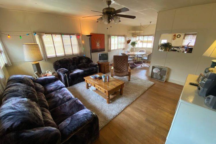 ハウスにしては比較的広めのリビング