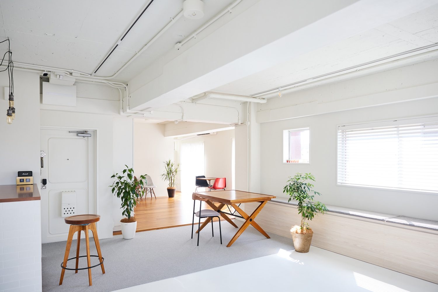 6F 南東には複数の窓