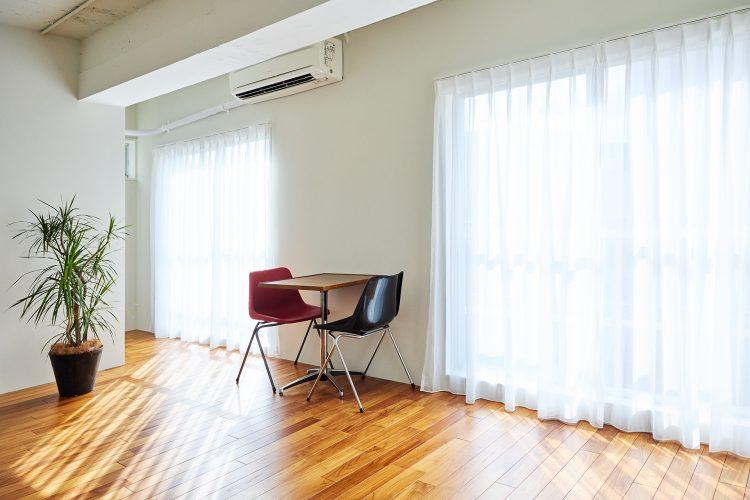 6F フローリングの空間にもたくさん入る光