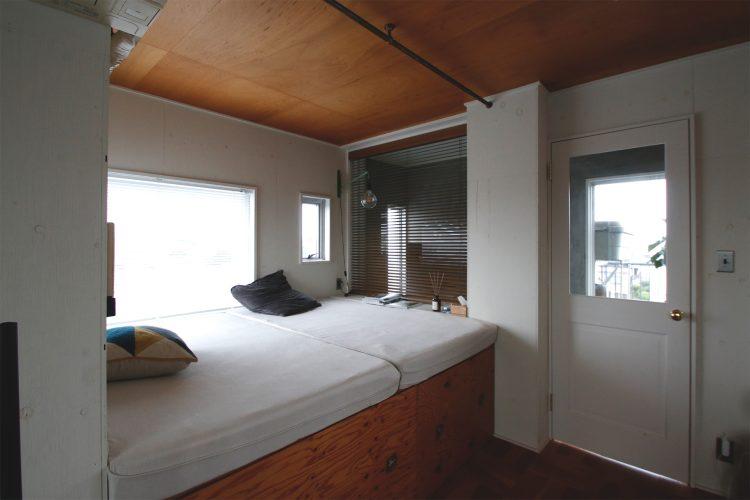 3F ホワイトの入口ドア