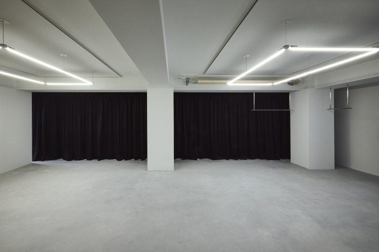 カーテンでの遮光が可能