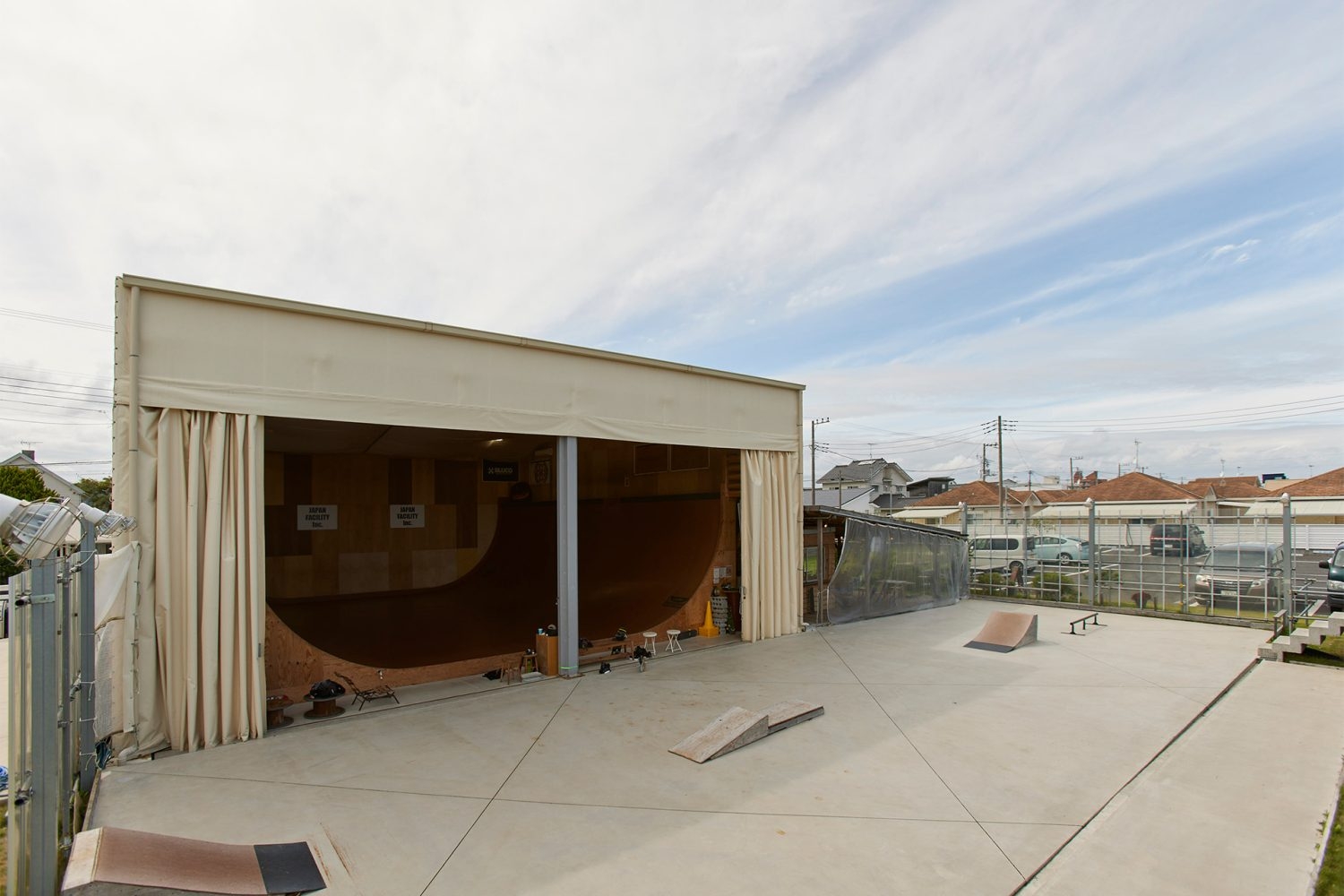 本格的なスケートパーク施設