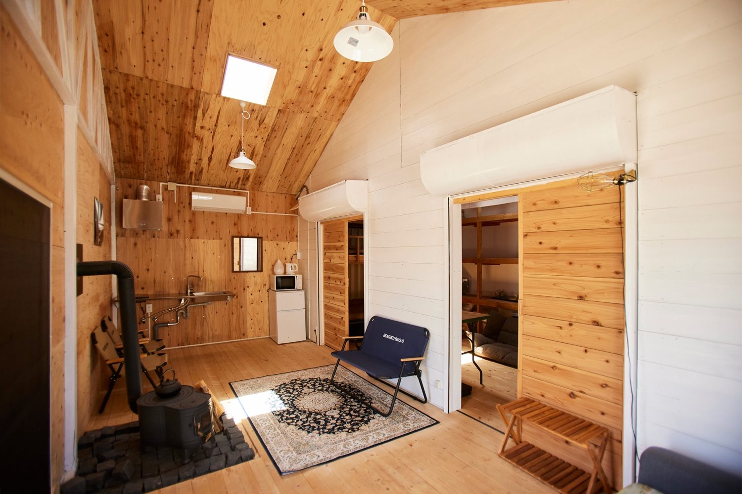 白い家 / 木のぬくもりを感じる空間