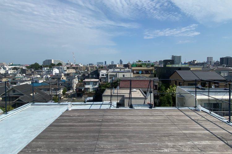 ウッドデッキの屋上 / 北向き