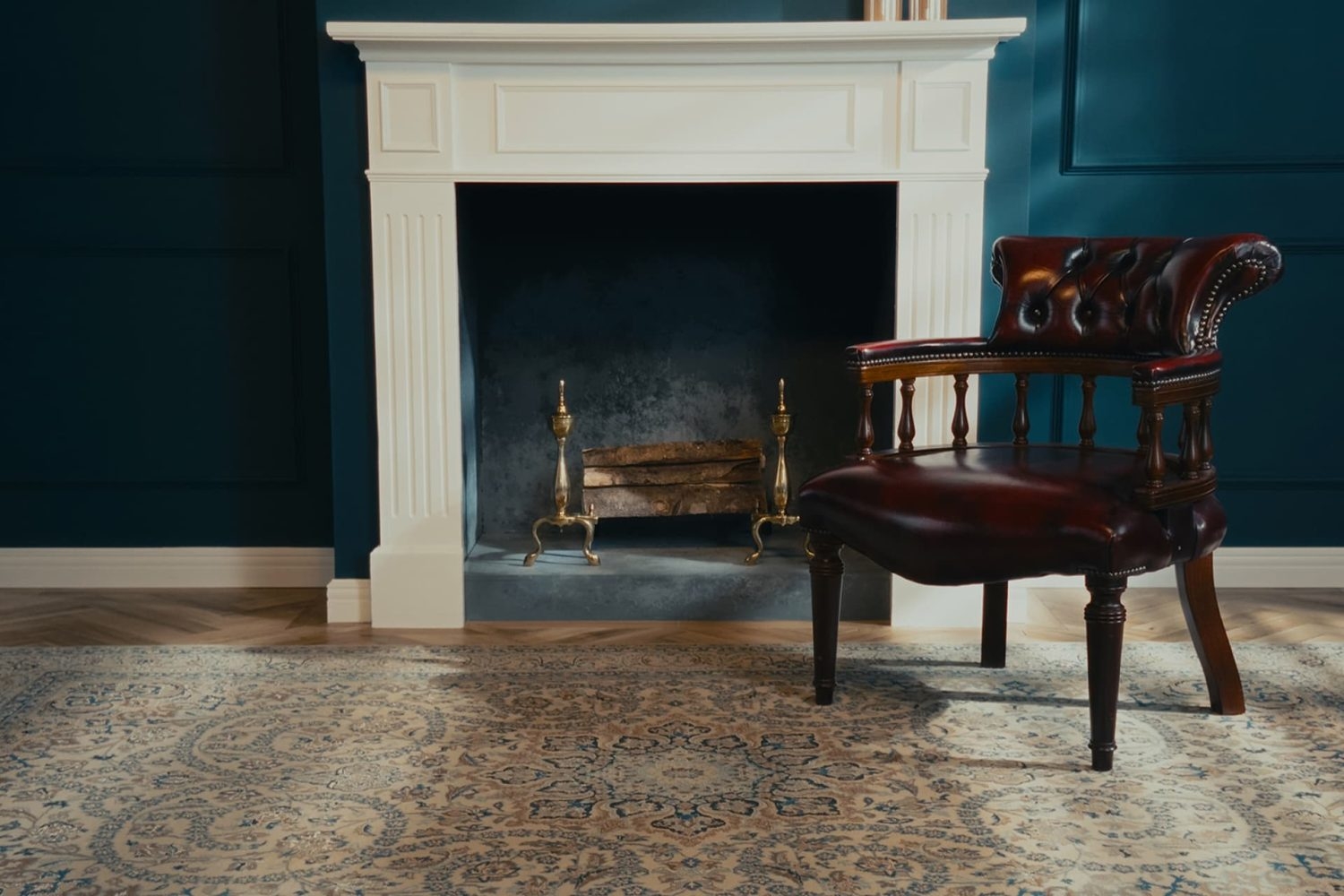 寒色のシルク製ペルシャ絨毯