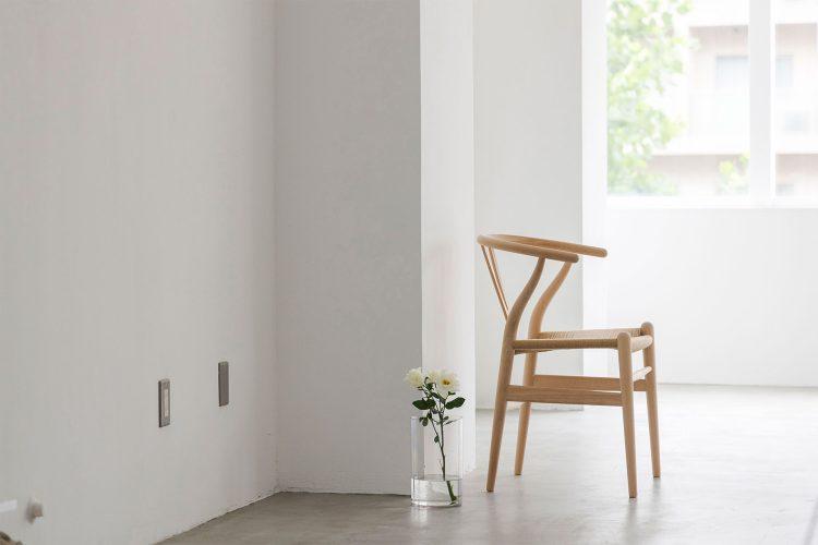 北側から南側 / 12m以上の長い通路で引いた撮影も可能