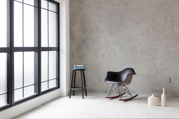 北側 / 窓外のベランダからライティング可能